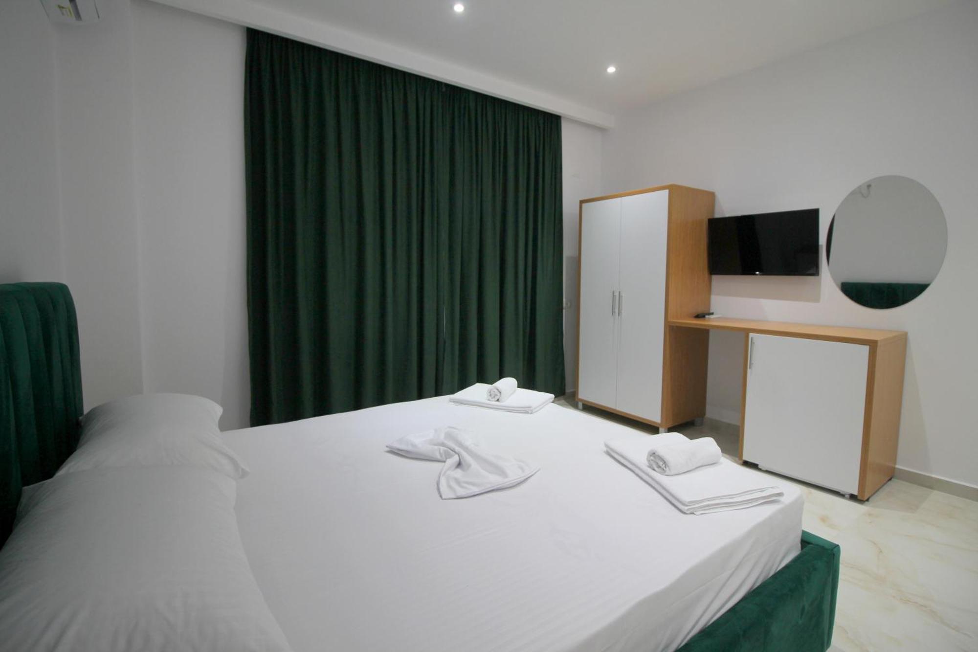 Moonshine Hotel كساميل المظهر الخارجي الصورة