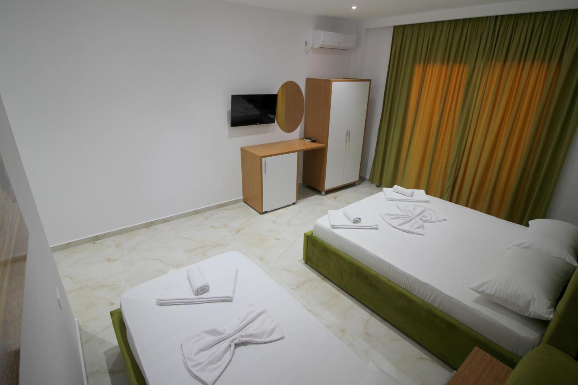 Moonshine Hotel كساميل المظهر الخارجي الصورة