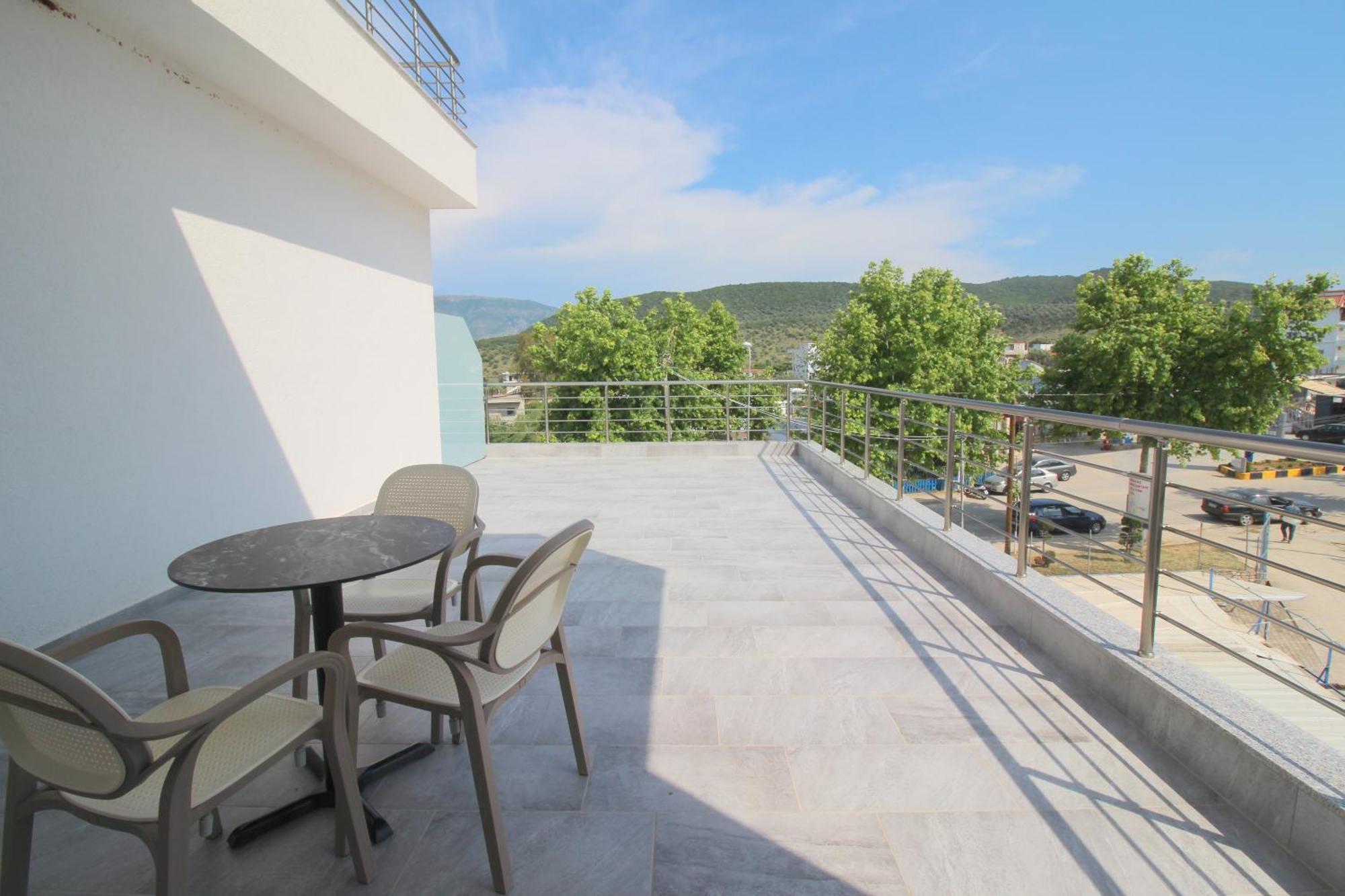 Moonshine Hotel كساميل المظهر الخارجي الصورة
