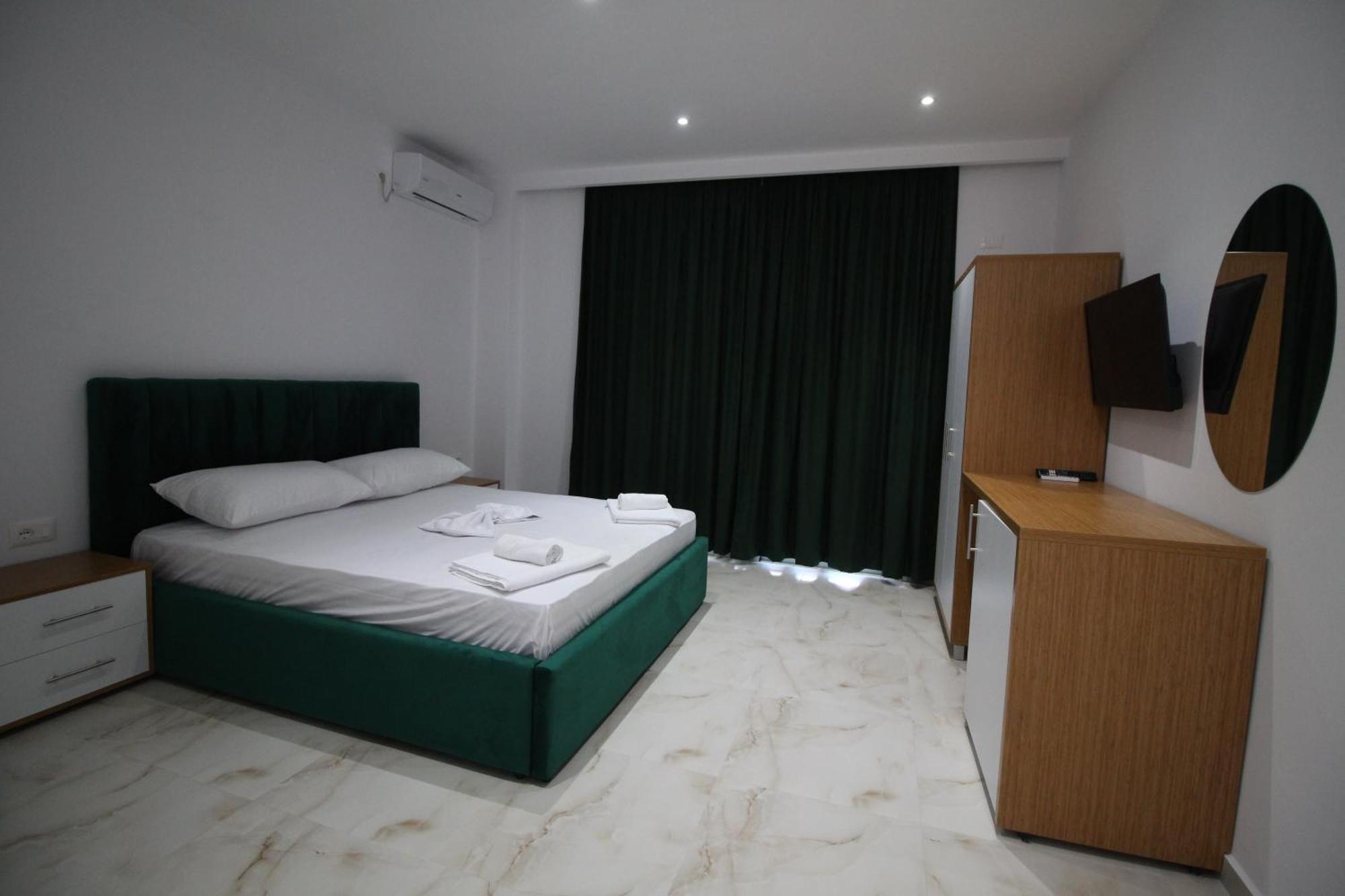 Moonshine Hotel كساميل المظهر الخارجي الصورة