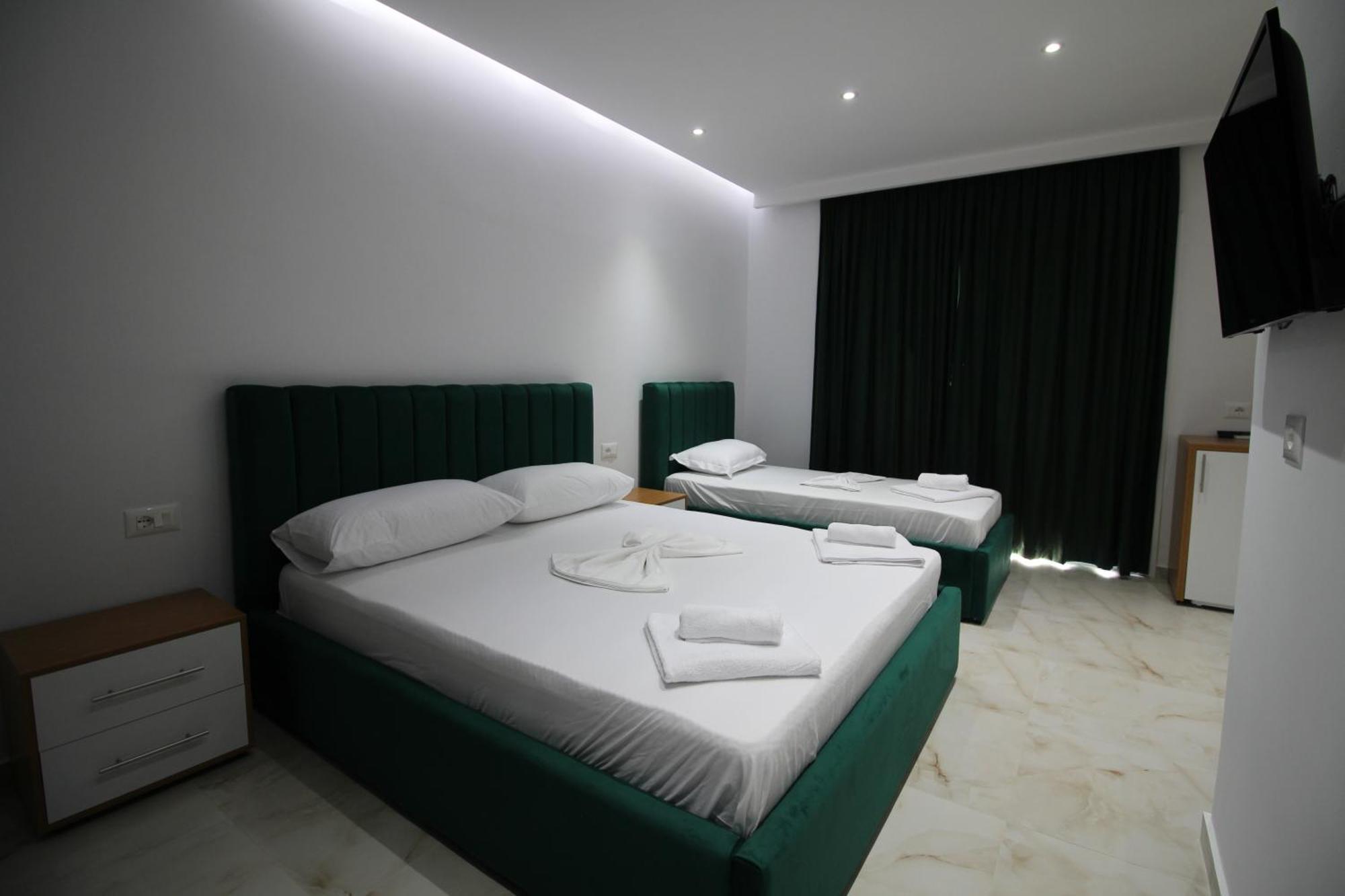 Moonshine Hotel كساميل المظهر الخارجي الصورة